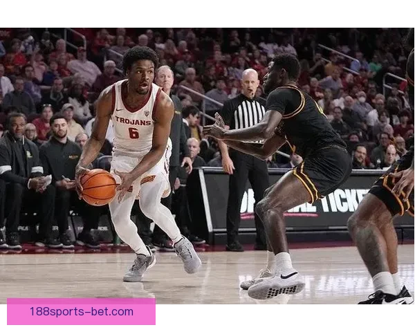 NBA历史首例父子同场助攻 布朗尼接詹姆斯传球命中三分