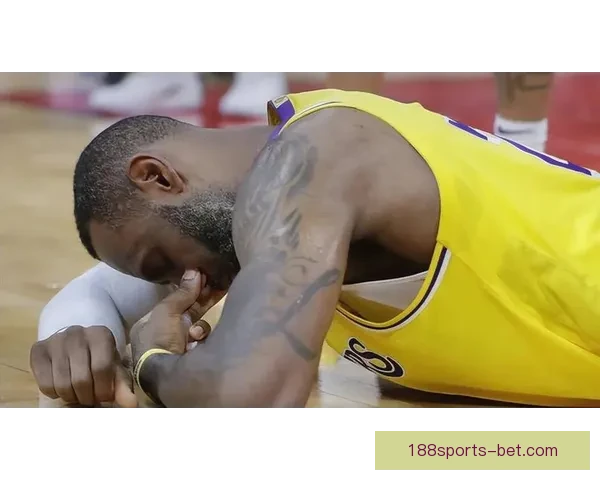 詹姆斯手指伤势无碍客场最后一战将全力以赴
